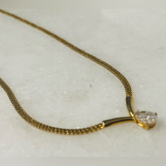 Gold Necklace with “Diamond” Beautiful Condition, Vintage, Shiny Gold - Picture 5 of 7